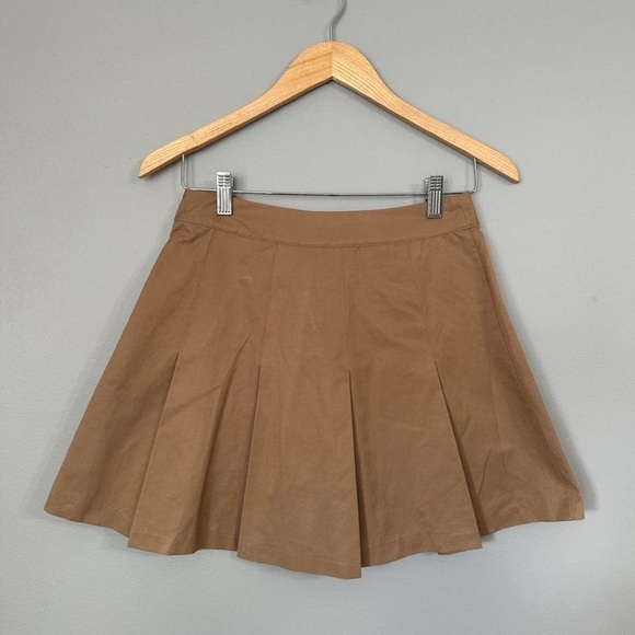 H&M Tan Brown Pleated Skirt - Picture 2 of 6